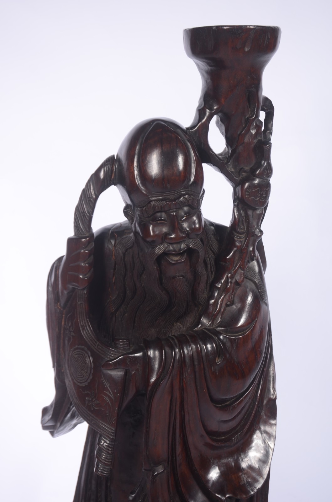Grande escultura chinesa representando "Sábio" ricamente esculpida em... - foto 2 de 7