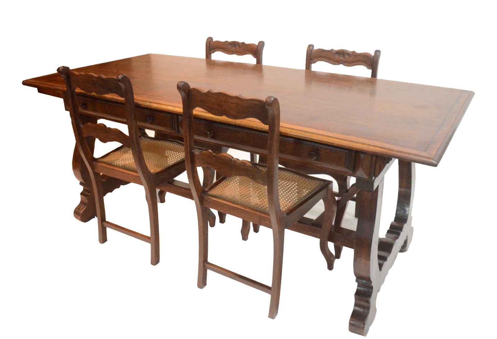 Mesa de jantar de madeira nobre com 2 gavetas. Acompanham 4 cadeiras... - foto 1 de 8