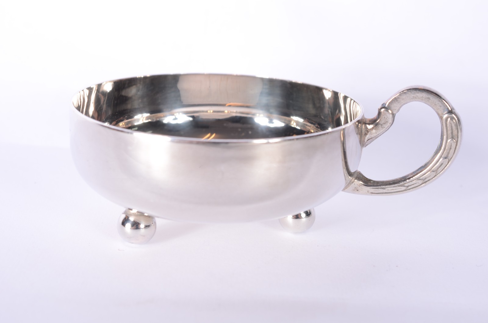 Conjunto com 27 taças para sorvete de metal prateado. - foto 2 de 3