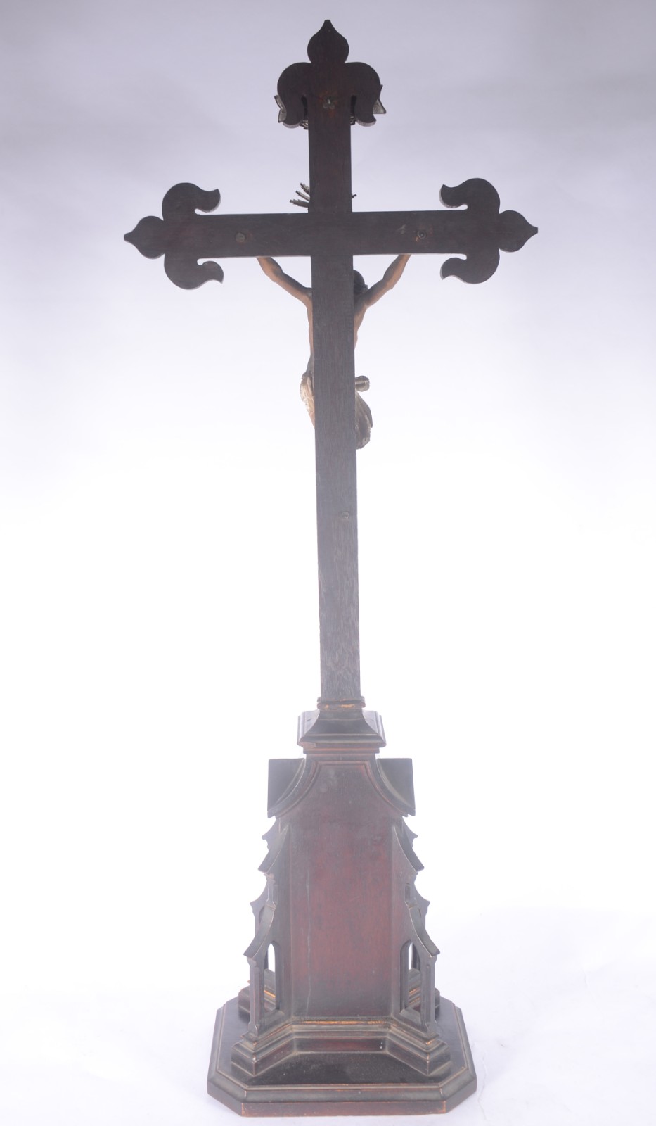 Grande crucifixo de madeira nobre com figura de Cristo ricamente... - foto 6 de 8