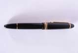 Montblanc (1906),  - Caneta Meisterstuck tinteiro na cor preta com dourado, pena 14 k., modelo 146.