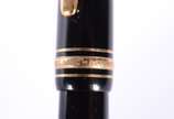 Montblanc (1906),  - Caneta Meisterstuck tinteiro na cor preta com dourado, pena 14 k., modelo 146.
