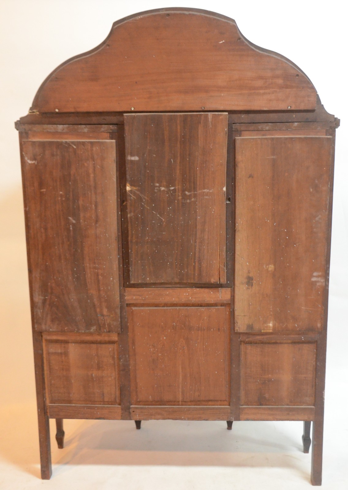 Etager/vitrine de madeira nobre, laterais com 2 portas feitio bombé... - foto 4 de 11