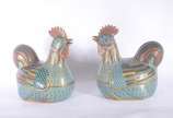 Cloisonné,  - Par de potiches de cloisonné na forma de galinha.