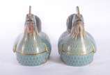 Cloisonné,  - Par de potiches de cloisonné na forma de galinha.