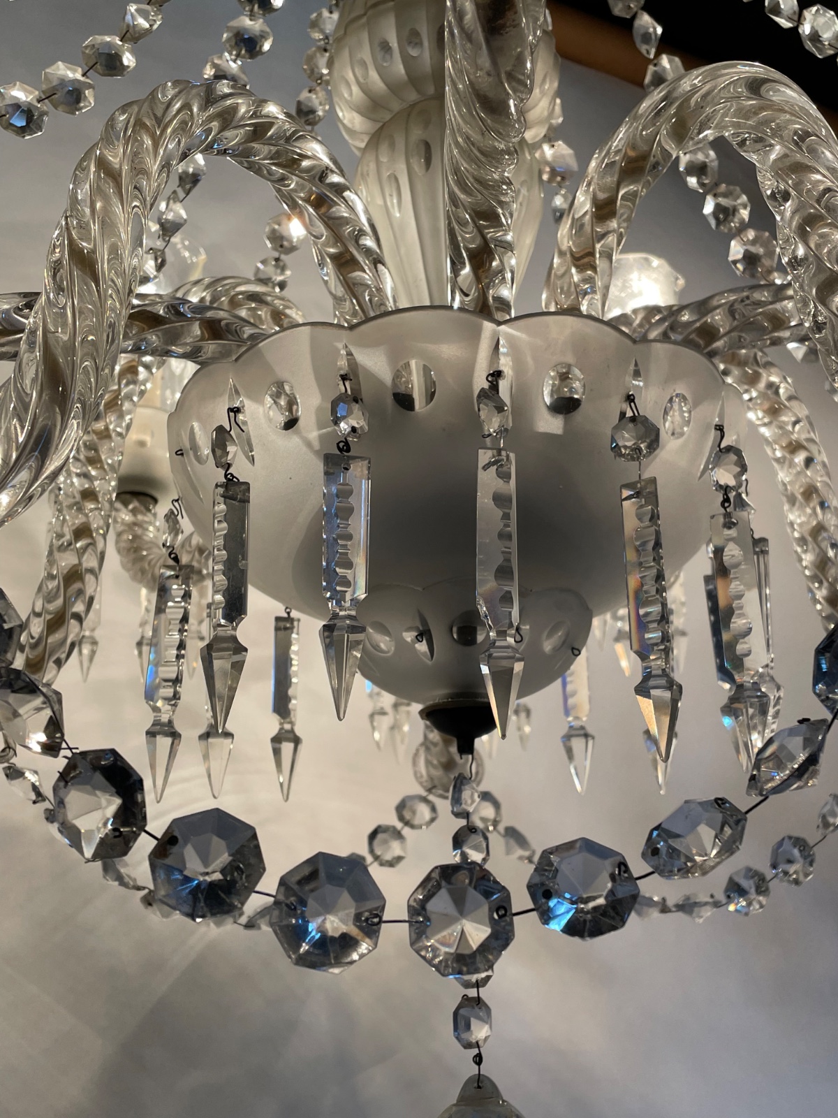 Lustre de cristal para 10 luzes, pingentes lapidados. - foto 2 de 3