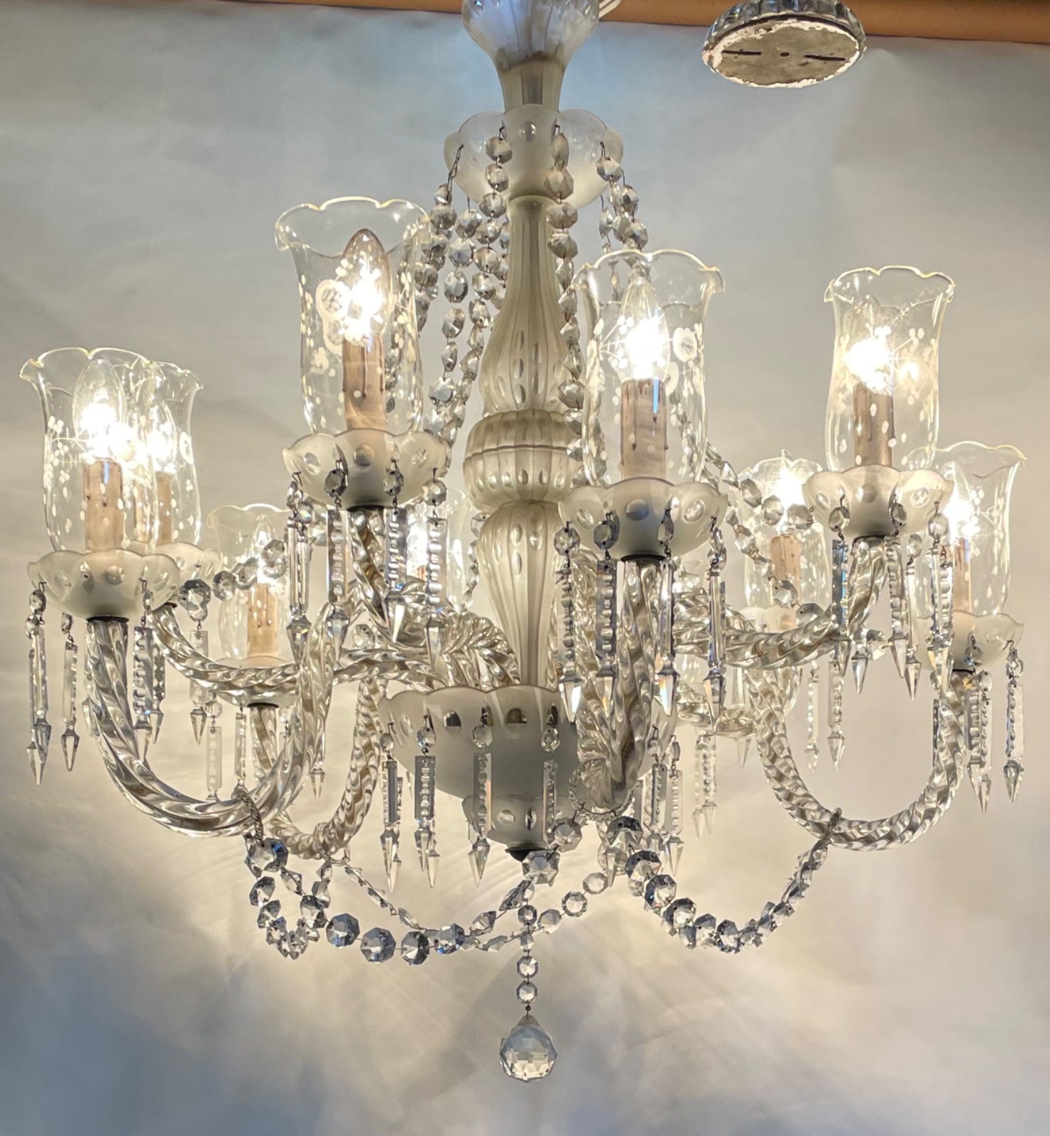 Lustre de cristal para 10 luzes, pingentes lapidados. - foto 1 de 3