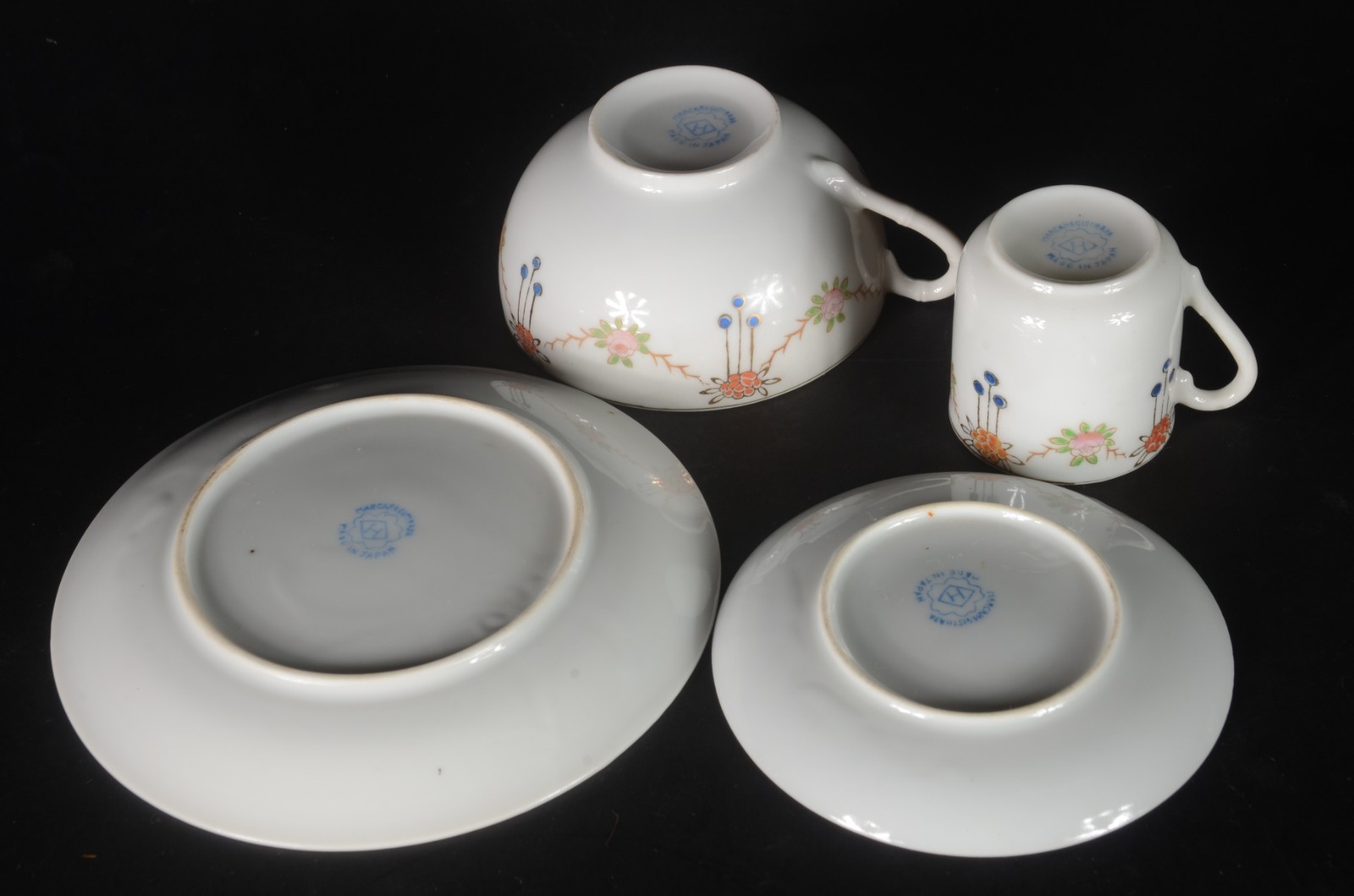 Serviço de chá e café de porcelana japonesa, composto de: 10 xícaras... - foto 5 de 6