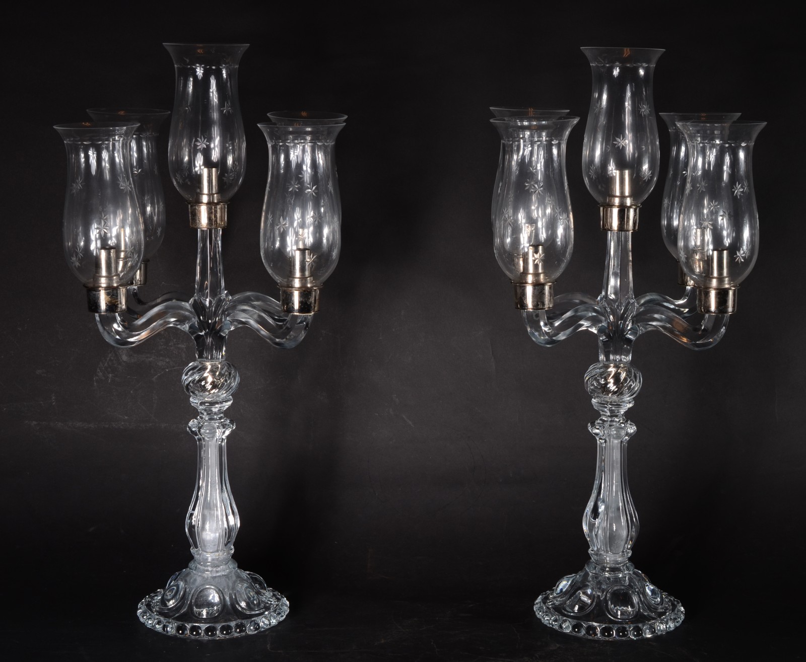 Par de candelabros em demi cristal para 5 velas, detalhes de metal... - foto 1 de 6