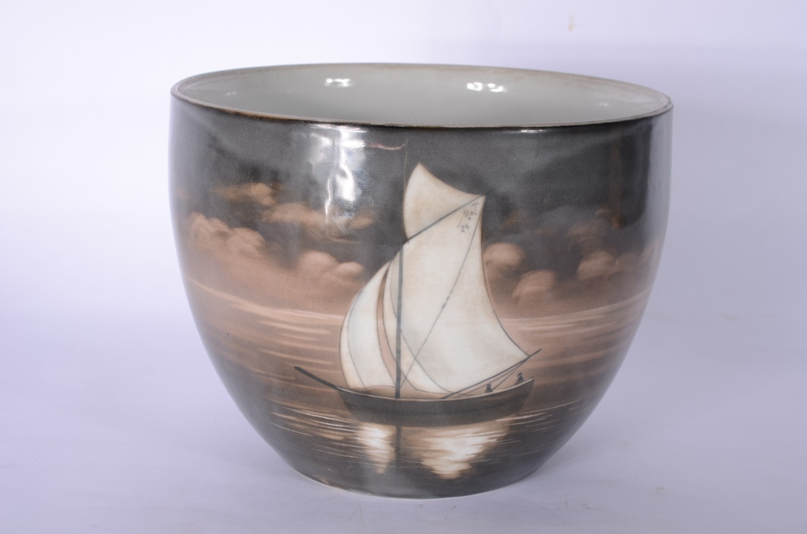 Bowl/cachepot de porcelana europeia decorado com veleiro em... - foto 1 de 7