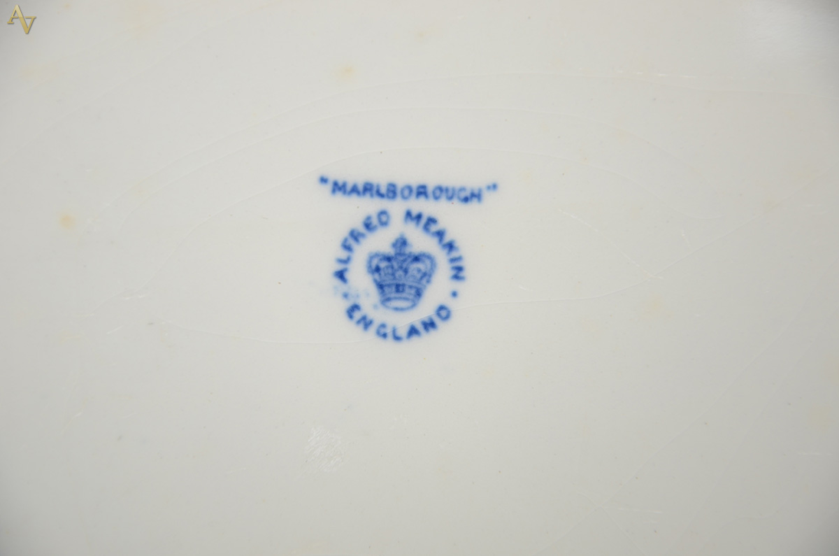 Travessa de faiança com borda azul "MARLBOROUGH". Medidas 37... - foto 2 de 2