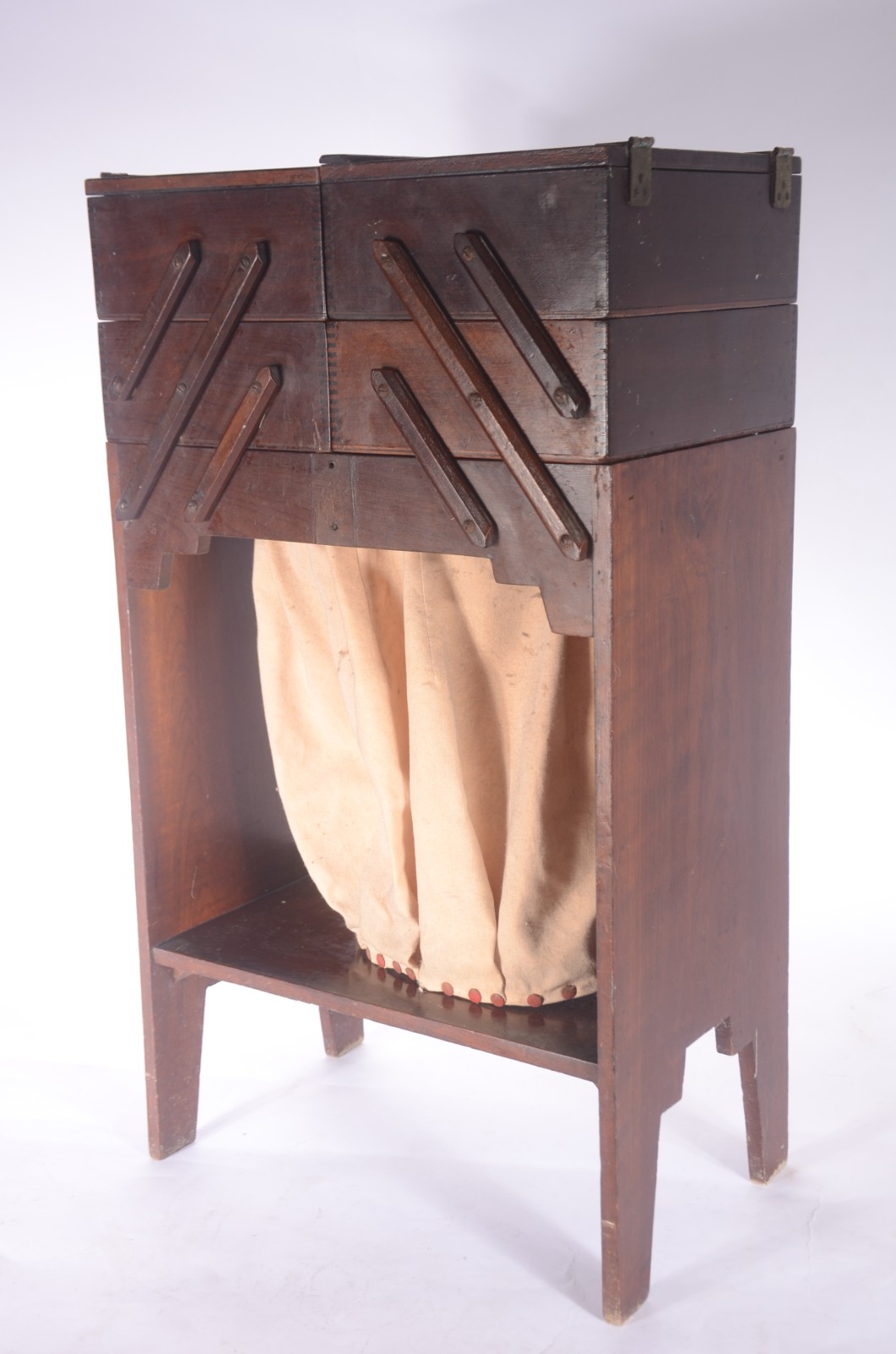Mesa costureira de madeira nobre. - foto 1 de 3