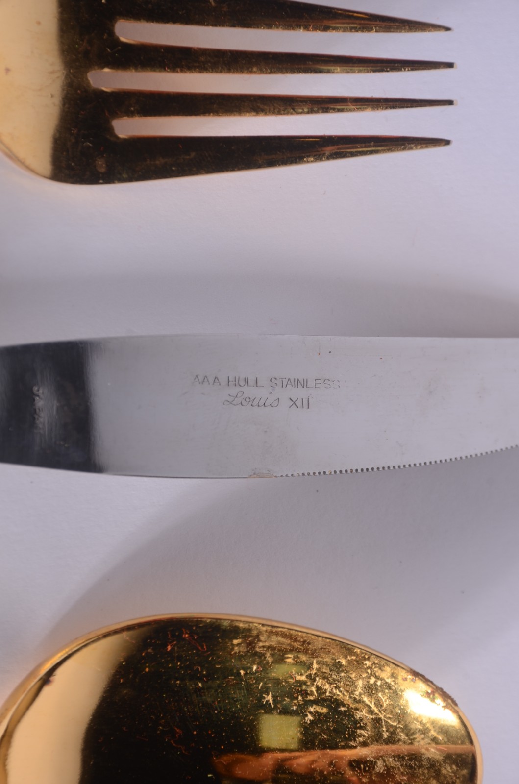 Faqueiro japones de metal dourado, composto de: 8 garfos, 8... - foto 5 de 6