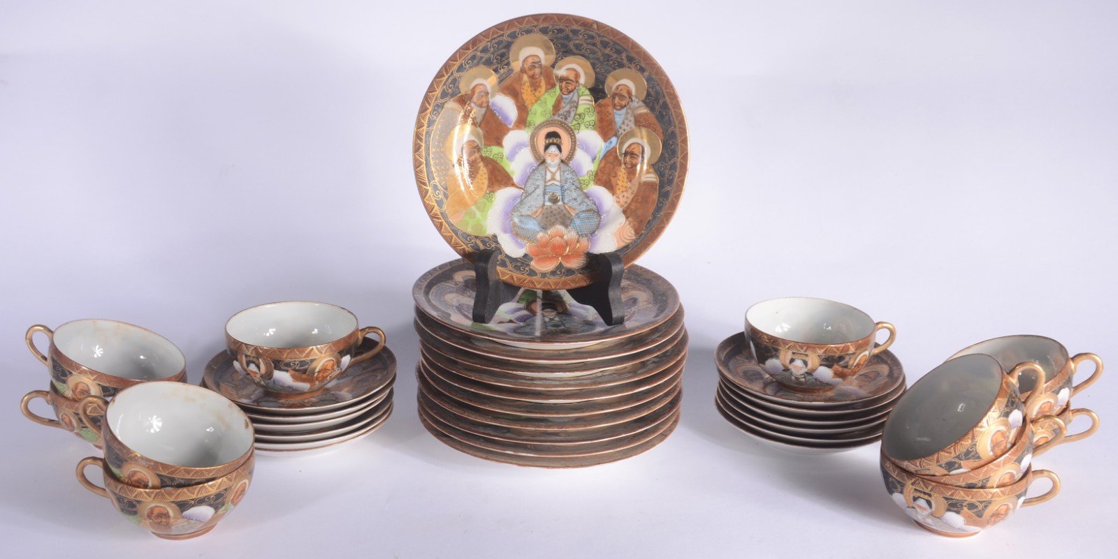 Serviço de chá de porcelana japonesa com figuras em policromia e... - foto 1 de 7