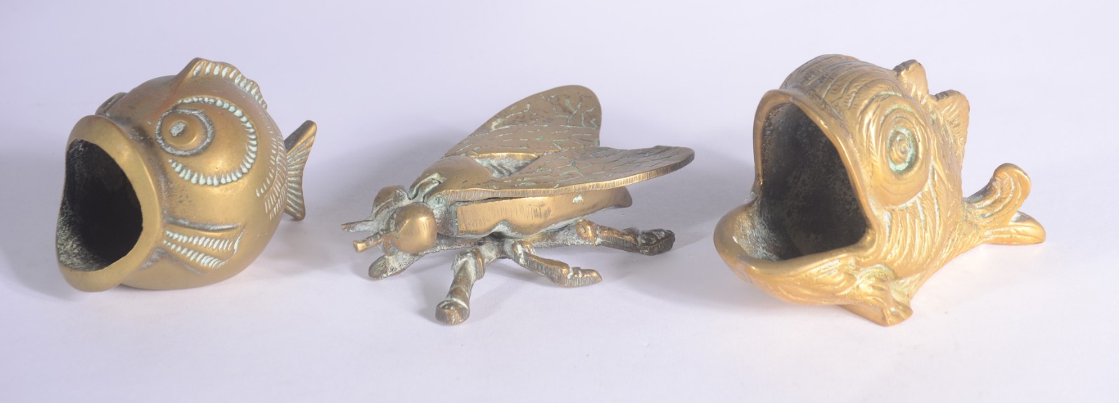 Quatro peças diversas de bronze, sendo: figura de pato com tampo... - foto 4 de 7