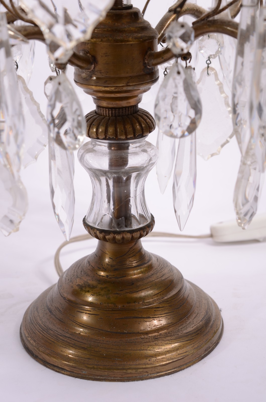 Girandole de metal dourado para quatro luzes, pingentes e placas de... - foto 6 de 11