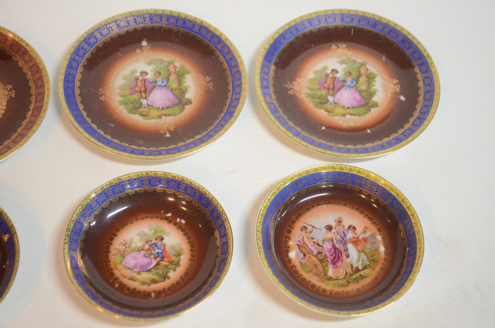 Conjunto de porcelana alemã da Bavaria, composto de: 4 pratos rasos e... - foto 2 de 5