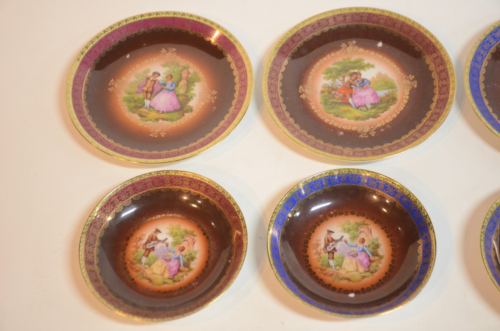 Conjunto de porcelana alemã da Bavaria, composto de: 4 pratos rasos e... - foto 3 de 5