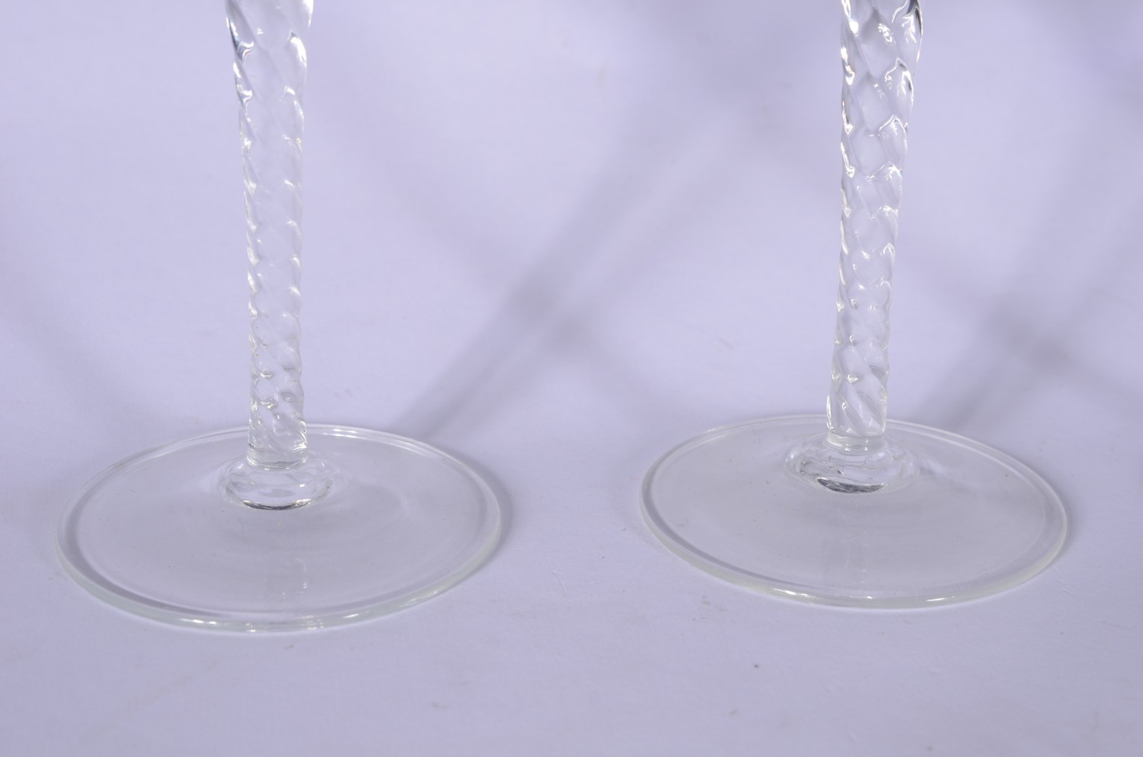 Conjunto com 6 taças para vinho de cristal azul com detalhes... - foto 4 de 5