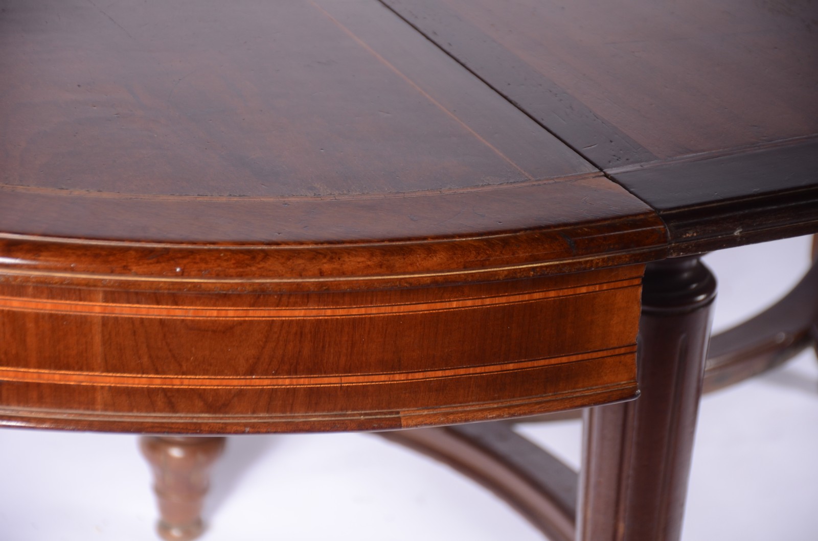 Mesa de jantar de madeira nobre com 3 tábuas extensoras (cada uma... - foto 5 de 10