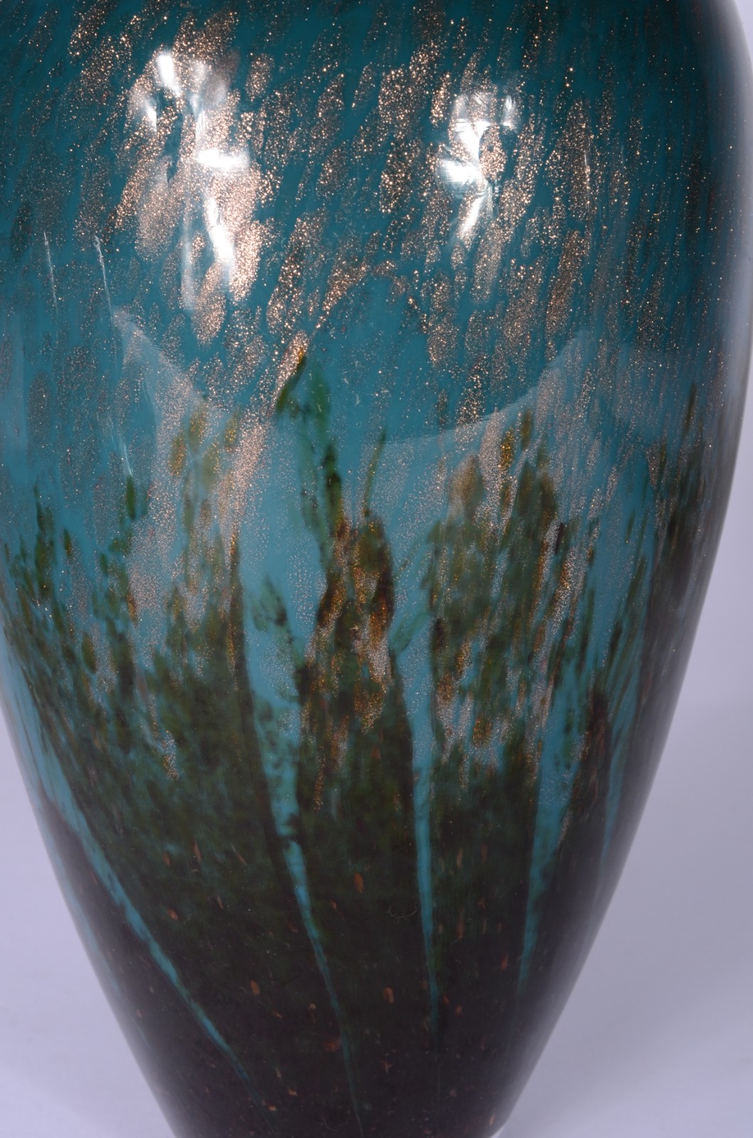 Vaso de vidro decorativo na cor azul. - foto 3 de 4