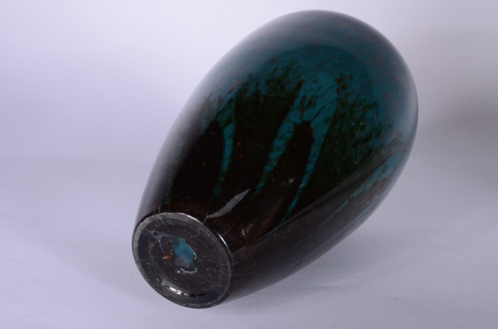 Vaso de vidro decorativo na cor azul. - foto 4 de 4