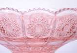 Fruteira de vidro decorativo na cor rosa. - Fruteira de vidro decorativo na cor rosa.
