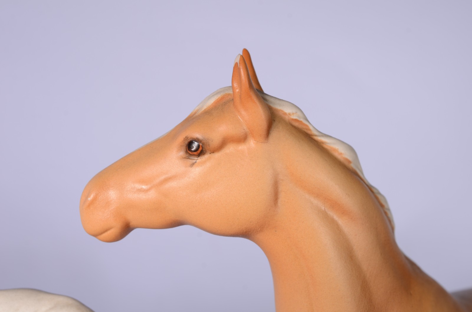Duas esculturas de porcelana policromada inglesa Beswick... - foto 3 de 8