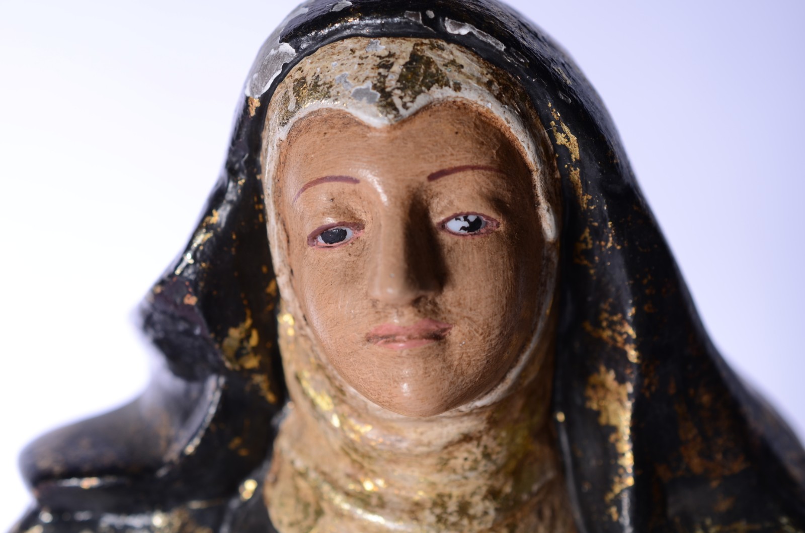 Imagem em pó de madeira e resina policromada. Santeiro Elias de... - foto 2 de 9
