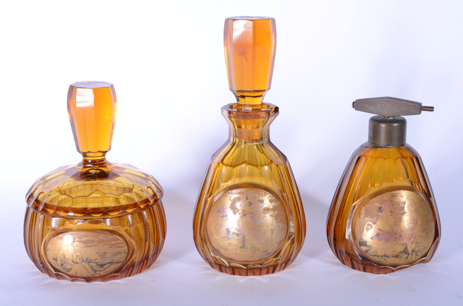 Conjunto com 3 peças de cristal na cor âmbar com detalhes dourados... - foto 2 de 11