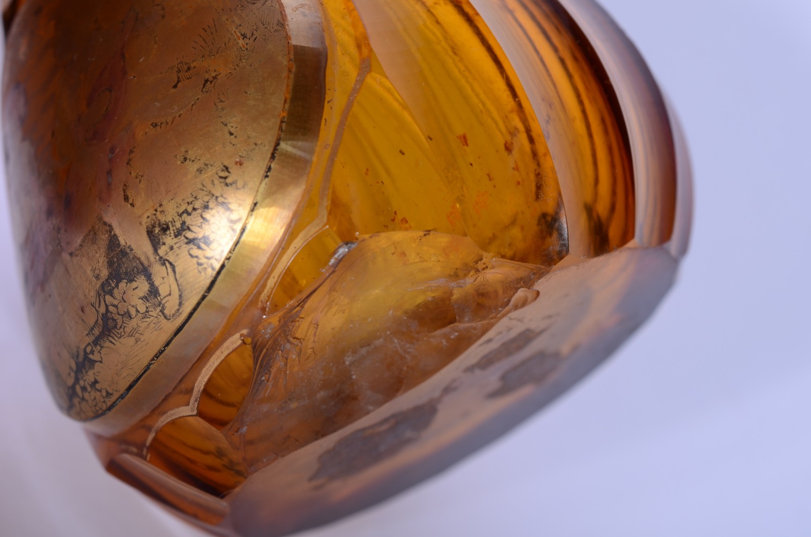 Conjunto com 3 peças de cristal na cor âmbar com detalhes dourados... - foto 9 de 11