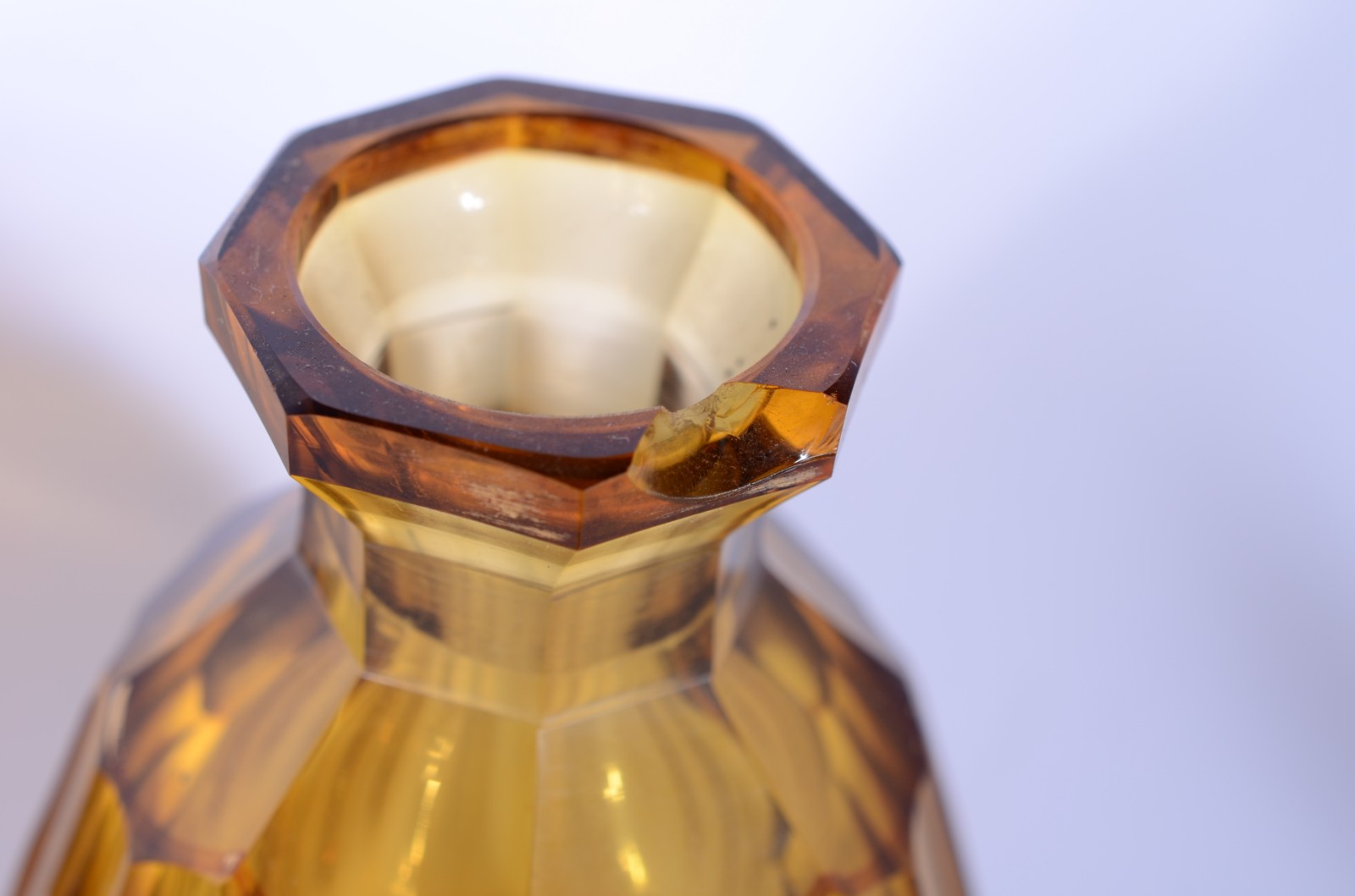 Conjunto com 3 peças de cristal na cor âmbar com detalhes dourados... - foto 10 de 11