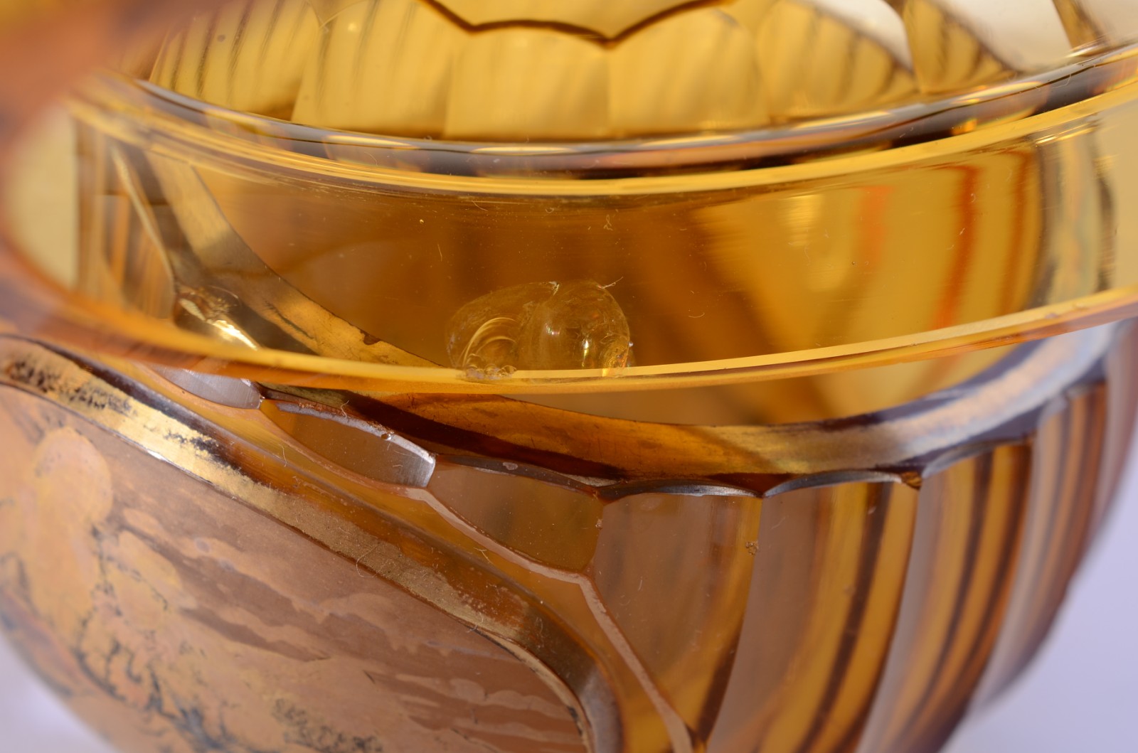 Conjunto com 3 peças de cristal na cor âmbar com detalhes dourados... - foto 11 de 11