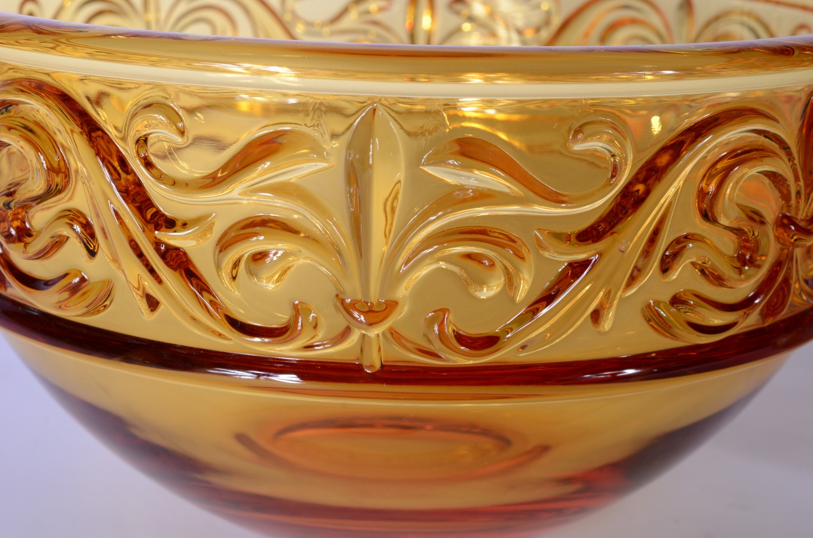 Dois bowls/saladeiras de cristal âmbar lapidado. - foto 2 de 8
