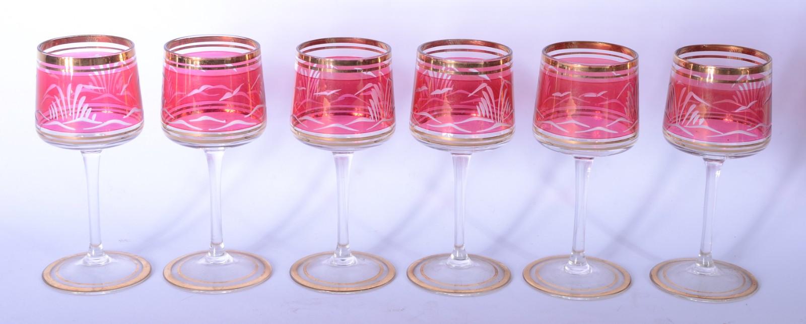Conjunto de cristal tcheco vermelho com pássaros lavrados e realces... - foto 2 de 11