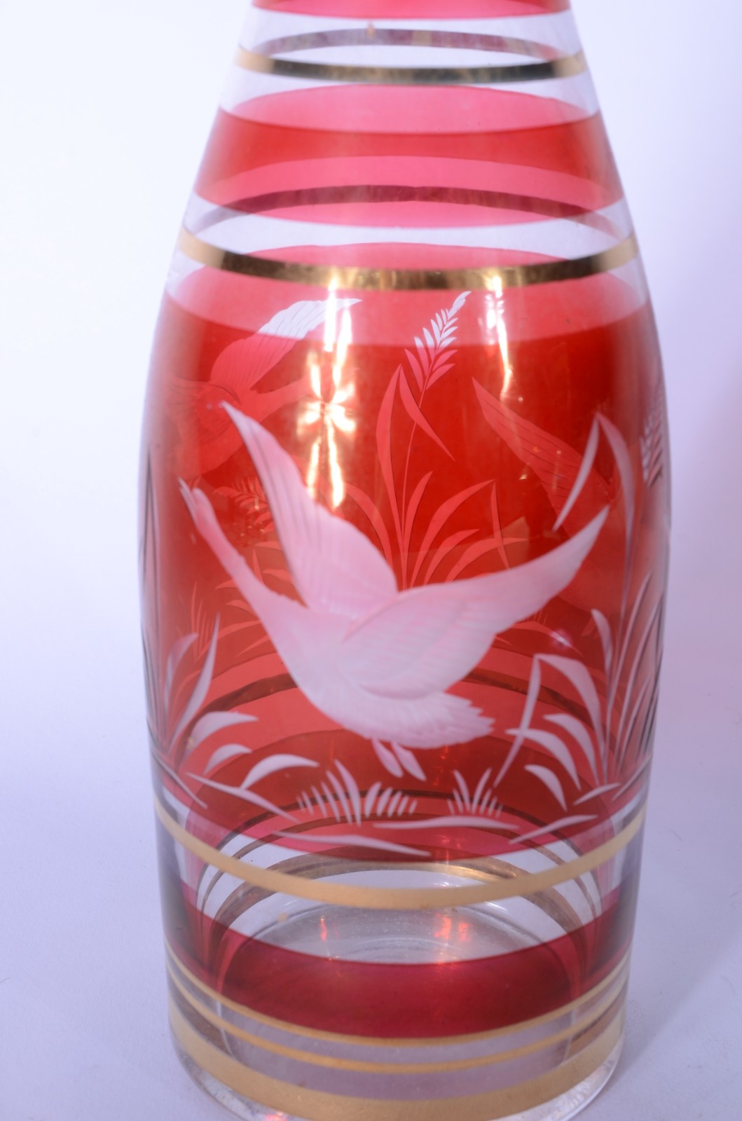Conjunto de cristal tcheco vermelho com pássaros lavrados e realces... - foto 5 de 11