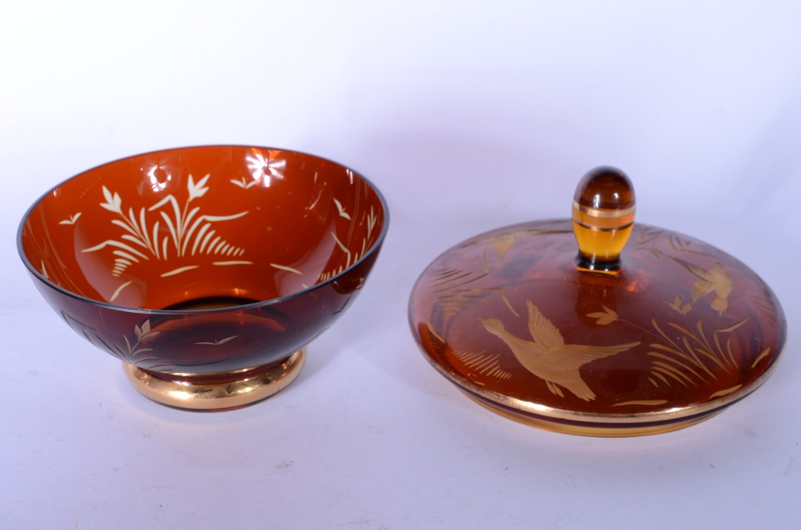 Conjunto de cristal tcheco vermelho com pássaros lavrados e realces... - foto 11 de 11