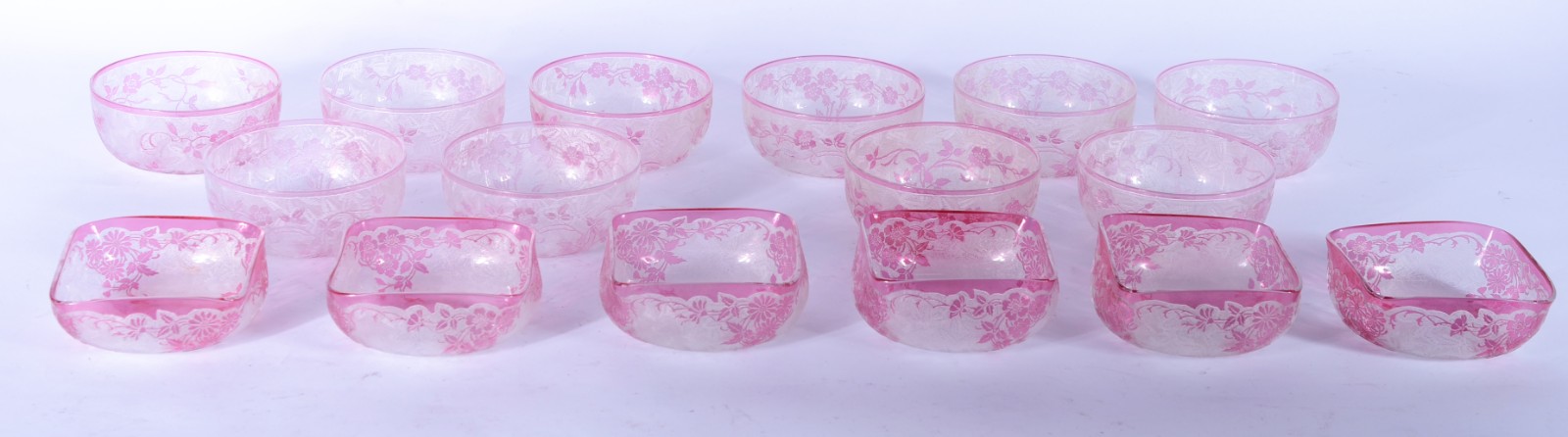 Conjunto de antigas lavandas de cristal lavrado com flores, doublé... - foto 1 de 9