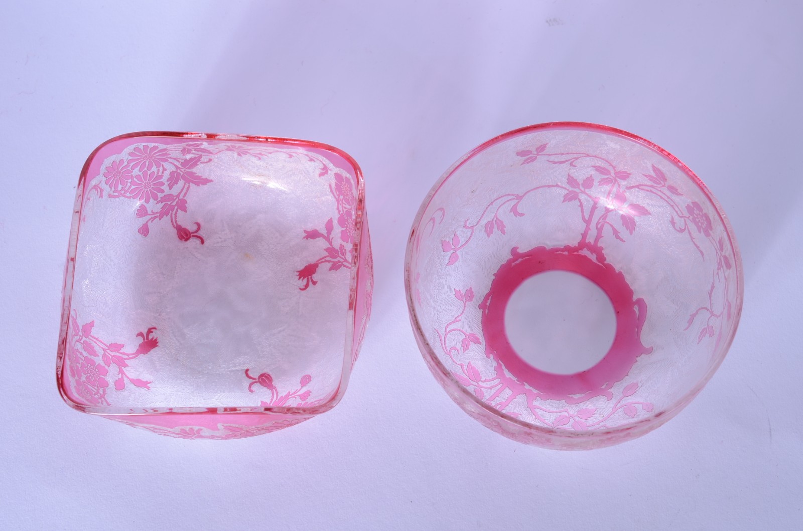 Conjunto de antigas lavandas de cristal lavrado com flores, doublé... - foto 8 de 9