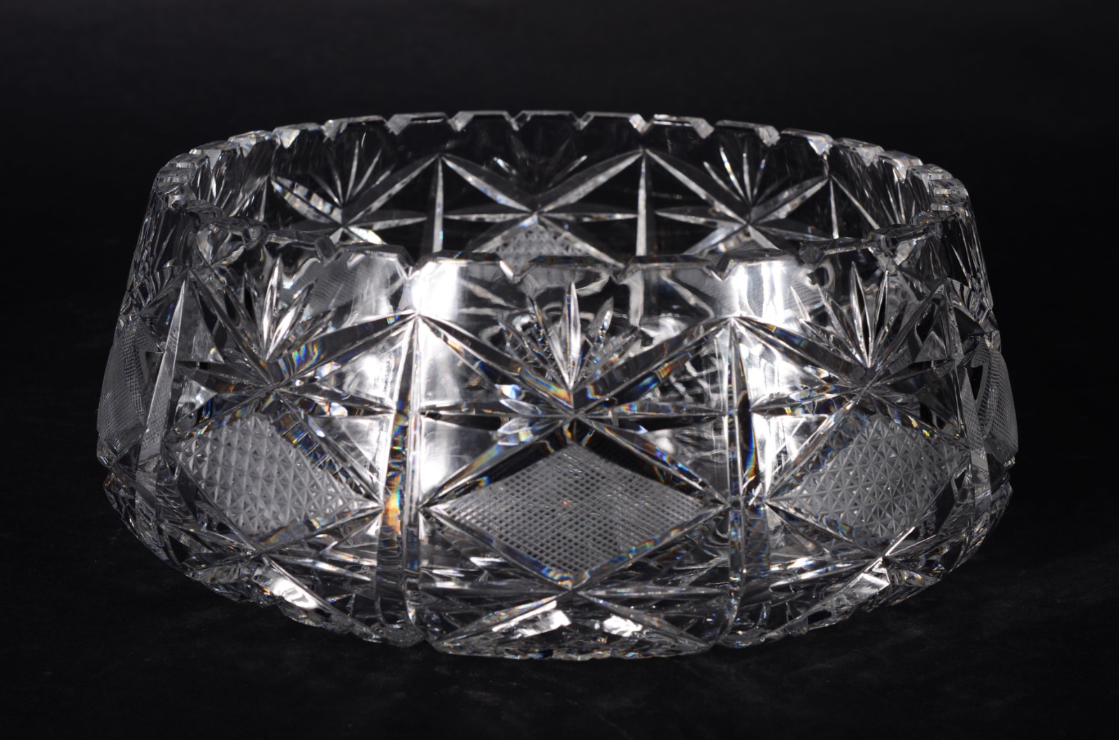 Duas fruteiras de cristal tcheco lapidado, bordas "dentadas". - foto 3 de 11