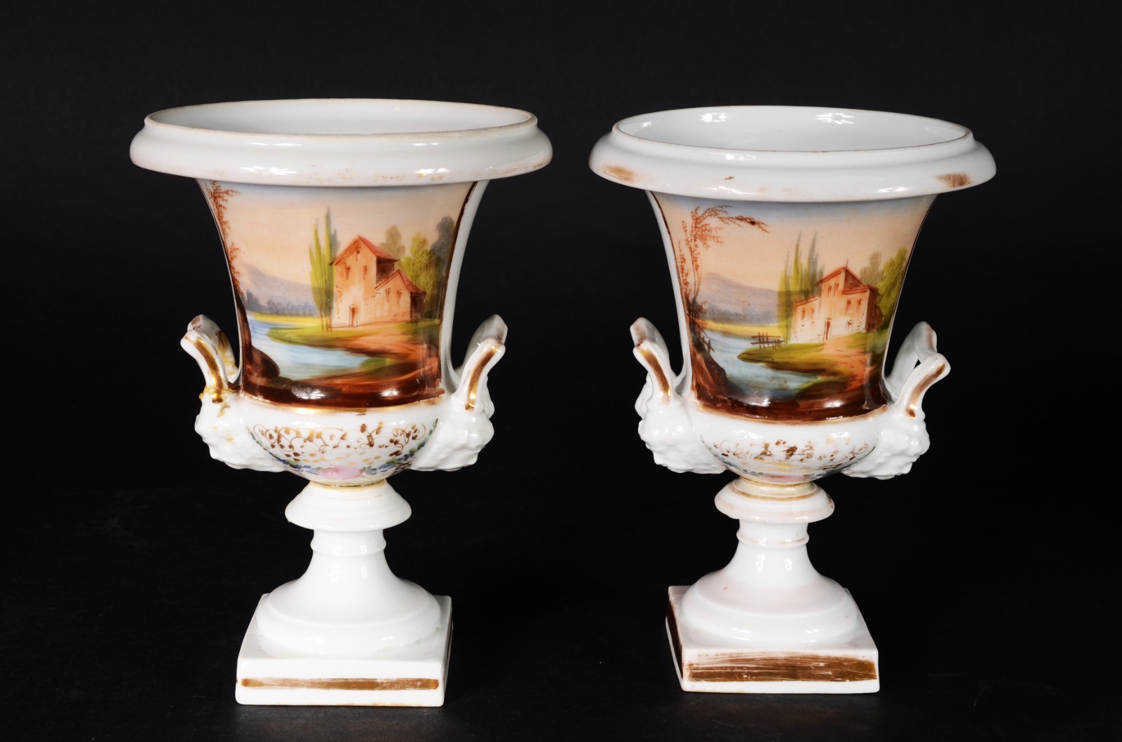 Diversas peças de porcelana, sendo: par de ânforas decoradas com... - foto 4 de 11