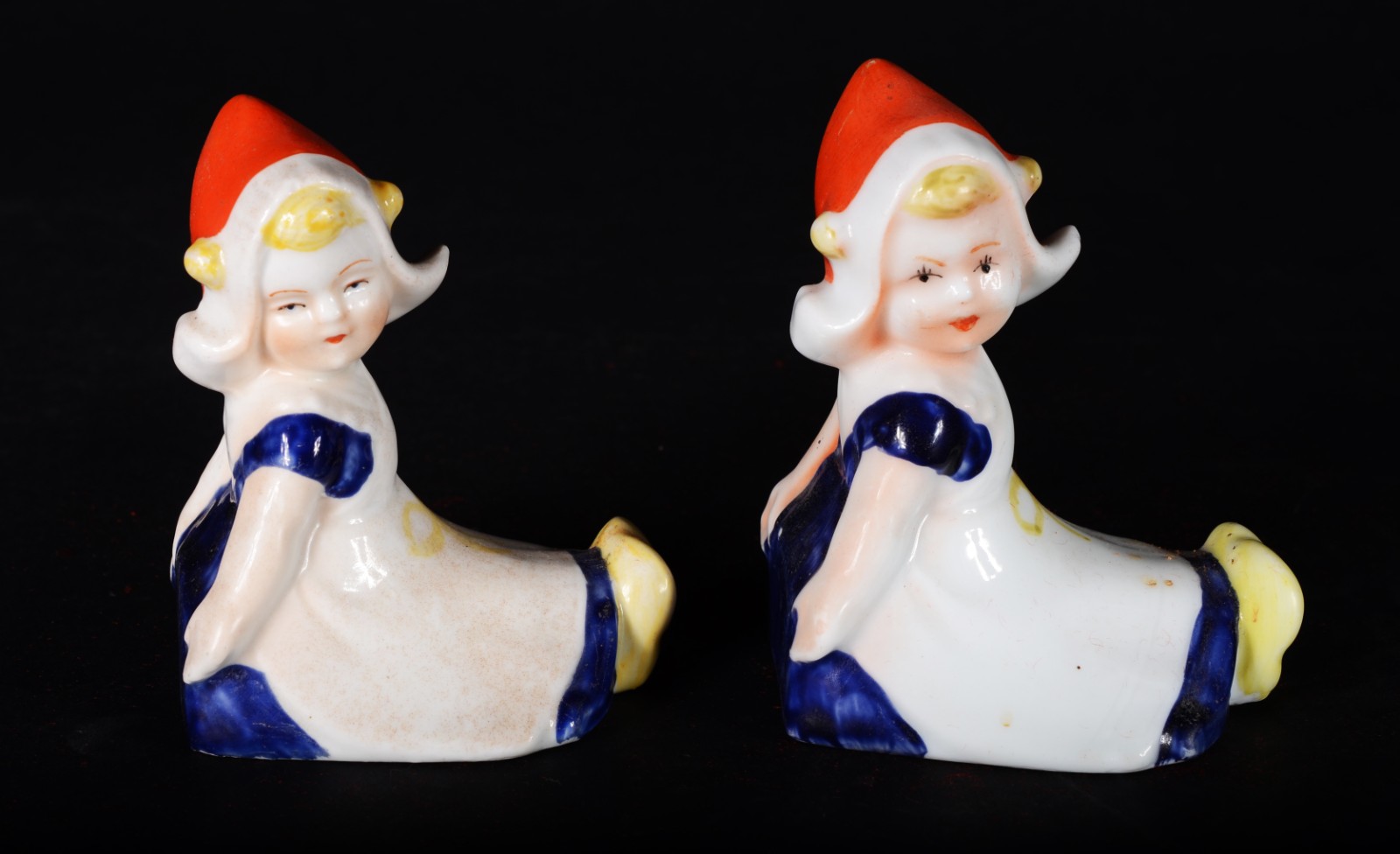 Sete esculturas de porcelana representando "crianças" e par de... - foto 3 de 8