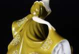 Royal Doulton (1815),  - Estatueta de porcelana inglesa Royal Doulton representando "Lynne", marcada na base.