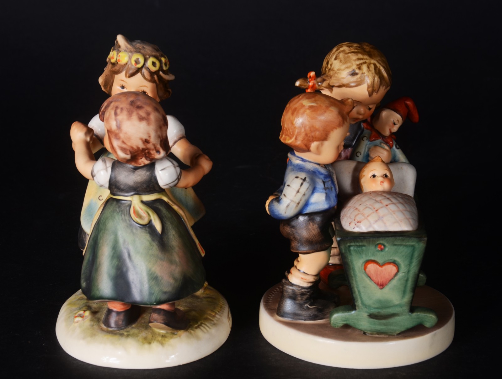 Par de estatuetas de porcelana alemã Goebel feitos pelo artista... - foto 2 de 10