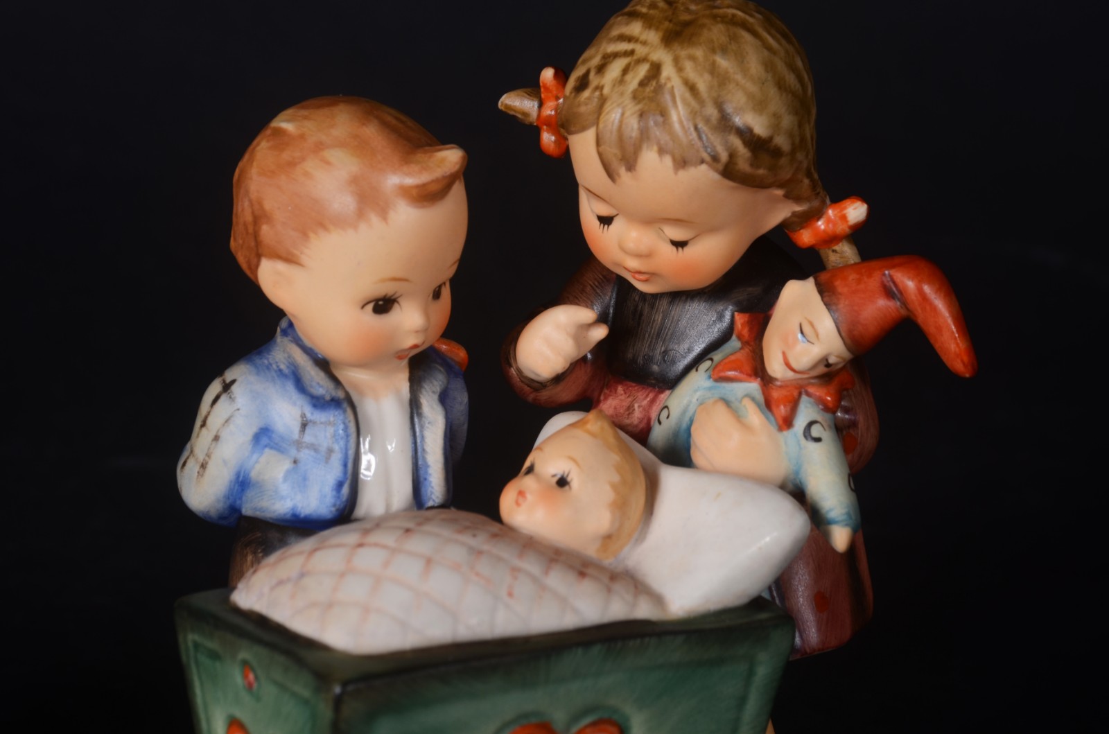 Par de estatuetas de porcelana alemã Goebel feitos pelo artista... - foto 5 de 10