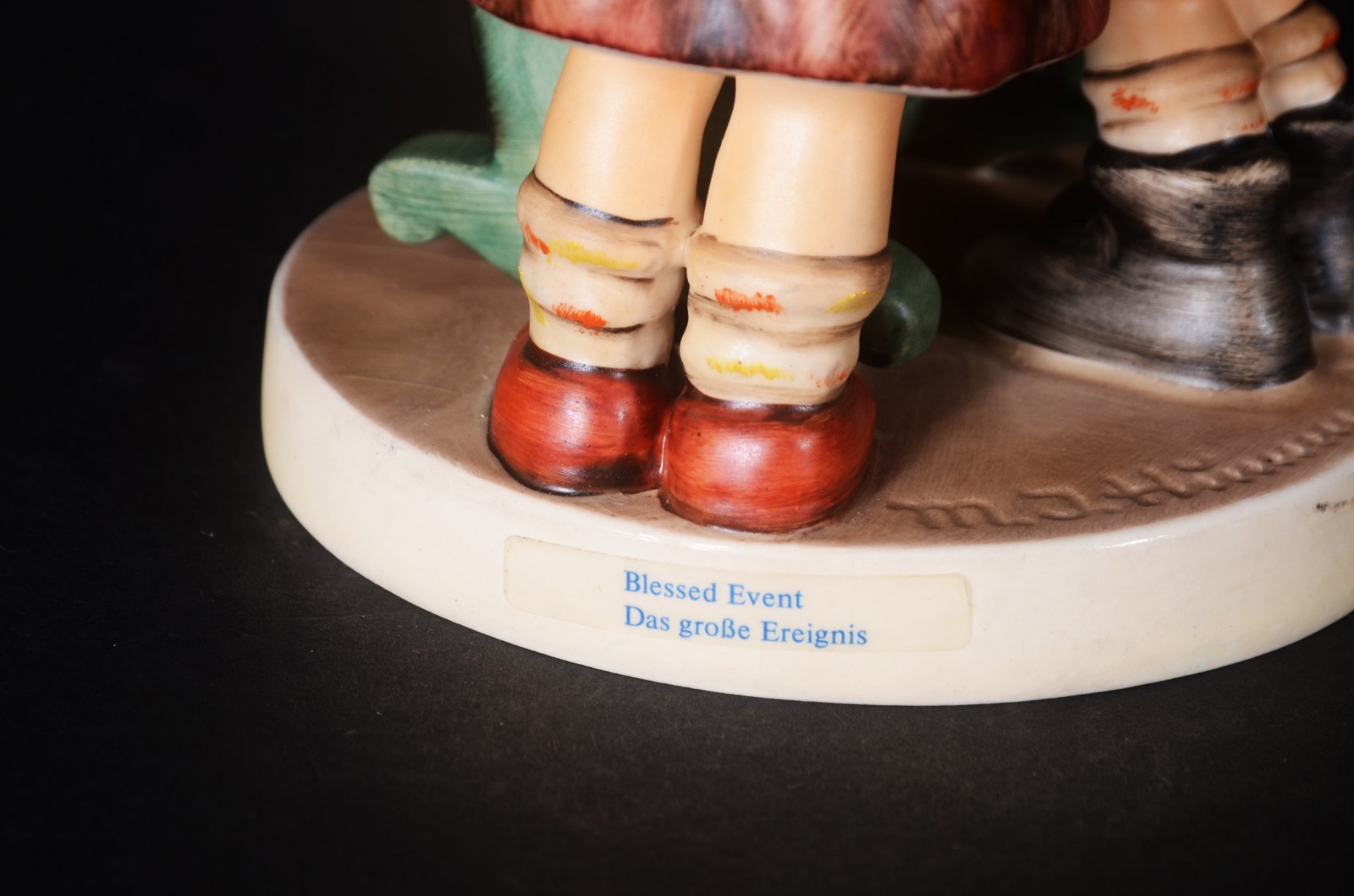 Par de estatuetas de porcelana alemã Goebel feitos pelo artista... - foto 6 de 10