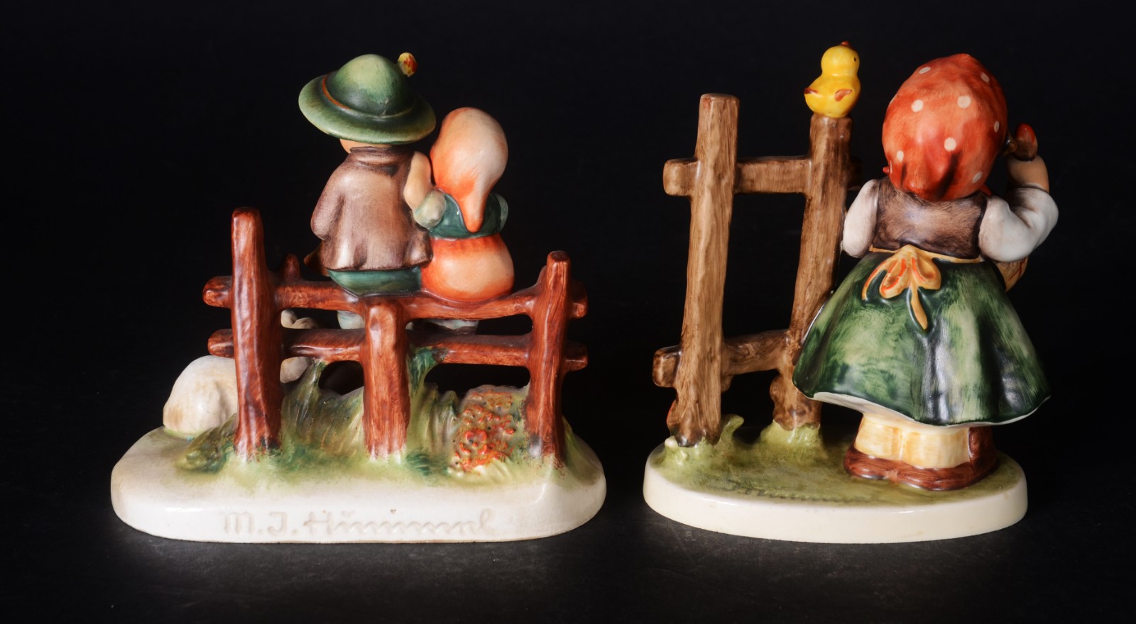 Par de estatuetas de porcelana alemã Goebel feitos pelo artista... - foto 2 de 11