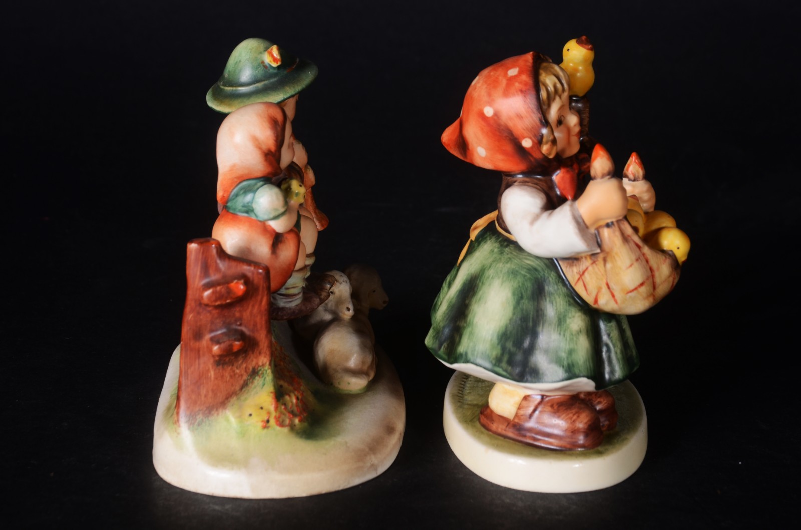 Par de estatuetas de porcelana alemã Goebel feitos pelo artista... - foto 5 de 11