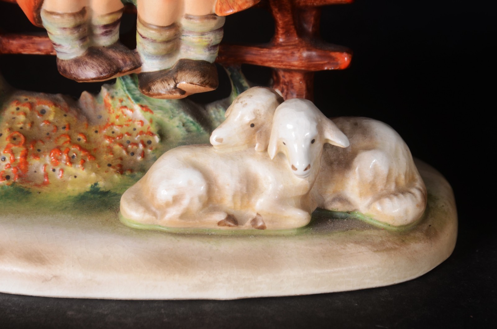 Par de estatuetas de porcelana alemã Goebel feitos pelo artista... - foto 6 de 11
