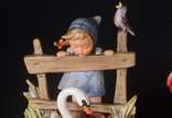 GOEBEL,  - Par de estatuetas de porcelana alemã Goebel.